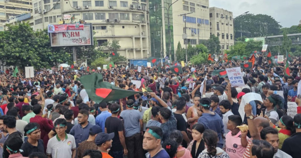 ৮ দফা দাবিতে শাহাবাগ মোড় অবরোধ করেছে ‘হিন্দু জাগরণ মঞ্চ’