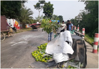 মানিকগঞ্জে অটোবাইক, ট্রাক ও পিকআপের ত্রিমুখী সংঘর্ষে নিহত এক