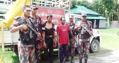 সাতক্ষীরা সীমান্তে ২ মদ্যপ ভারতীয় নাগরিক আটক