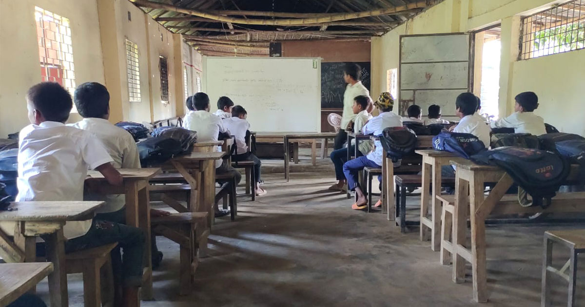 মাল্টিমিডিয়া রুমে ক্লাস করলেও শিক্ষার্থীরা জানেনা মাল্টিমিডিয়া কি