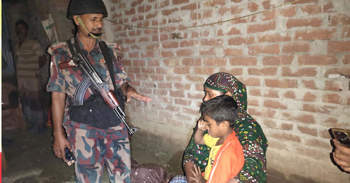 অপহরণের শিকার শিশুকে মায়ের কোলে ফিরিয়ে দিলো বিজিবি-পুলিশ