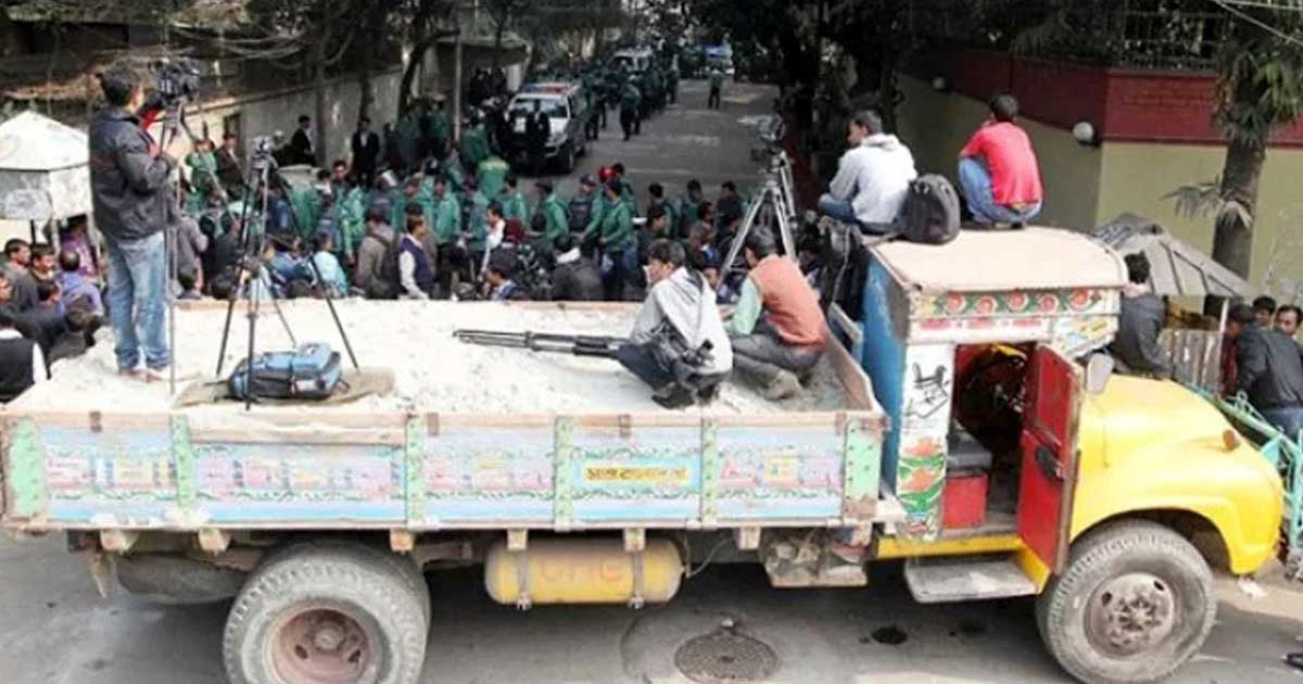 খালেদা জিয়ার বাসার সামনে বালুর ট্রাক: রিমান্ডে গুলশান থানার সাবেক ওসি