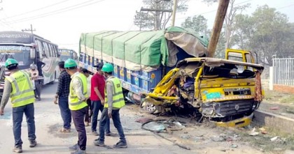 নরসিংদীতে বাস-ট্রাক-প্রাইভেটকারের ত্রিমুখী সংঘর্ষে ৬৩ জন আহত