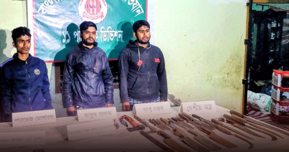 গুলিভর্তি পিস্তল-দেশীয় অস্ত্রসহ বিএনপির তিন নেতাকর্মী গ্রেফতার গুলিভর্তি পিস্তল-দেশীয় অস্ত্রসহ বিএনপির তিন নেতাকর্মী গ্রেফতার