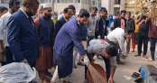 ঝাড়ু হাতে পরিচ্ছন্নতা অভিযানে বাগেরহাটের এমপি রাহাদ ঝাড়ু হাতে পরিচ্ছন্নতা অভিযানে বাগেরহাটের এমপি রাহাদ