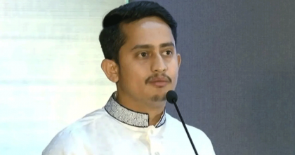 ‘প্রধানমন্ত্রীর গাড়ির পেছনে ছাত্রদল সভাপতির দৌড়ানো আমাকে কষ্ট দেয়’ ‘প্রধানমন্ত্রীর গাড়ির পেছনে ছাত্রদল সভাপতির দৌড়ানো আমাকে কষ্ট দেয়’