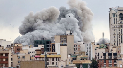 ১০ দিনে ইরানের ৫ হাজারের বেশি সামরিক লক্ষ্যবস্তু ধ্বংসের দাবি যুক্তরাষ্ট্রের
১০ দিনে ইরানের ৫ হাজারের বেশি সামরিক লক্ষ্যবস্তু ধ্বংসের দাবি যুক্তরাষ্ট্রের
