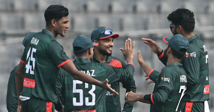 পাকিস্তানকে সর্বনিম্ন রানে অলআউট করল বাংলাদেশ পাকিস্তানকে সর্বনিম্ন রানে অলআউট করল বাংলাদেশ