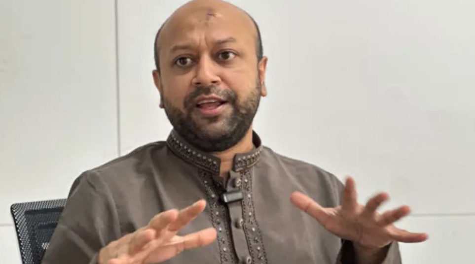 ২৪-এ বিএনপির নেতাদের ছাড়াই বাংলাদেশে গণঅভ্যুত্থান হয়েছে: ব্যারিস্টার ফুয়াদ
২৪-এ বিএনপির নেতাদের ছাড়াই বাংলাদেশে গণঅভ্যুত্থান হয়েছে: ব্যারিস্টার ফুয়াদ