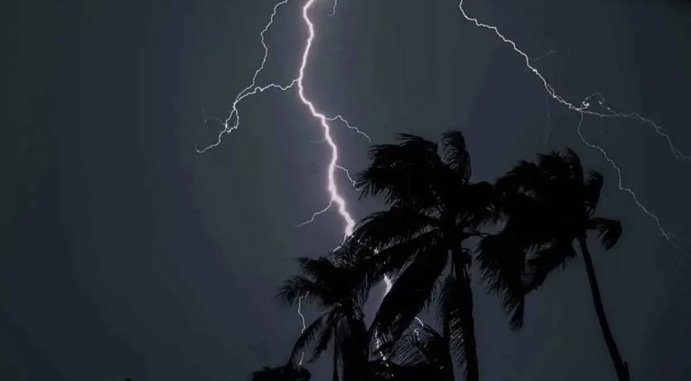 রাতে ৬০ কিলোমিটার বেগে ঝড় হতে পারে যেসব অঞ্চলে রাতে ৬০ কিলোমিটার বেগে ঝড় হতে পারে যেসব অঞ্চলে