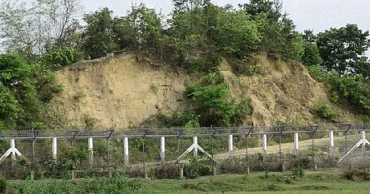 মিয়ানমারের অভ্যন্তরে ব্যাপক গোলাগুলি, সীমান্তে আতঙ্ক মিয়ানমারের অভ্যন্তরে ব্যাপক গোলাগুলি, সীমান্তে আতঙ্ক