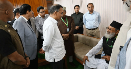 অধিবেশন চলাকালে অসুস্থ হওয়া বিরোধী দলীয় এমপির খোঁজ নিলেন প্রধানমন্ত্রী অধিবেশন চলাকালে অসুস্থ হওয়া বিরোধী দলীয় এমপির খোঁজ নিলেন প্রধানমন্ত্রী