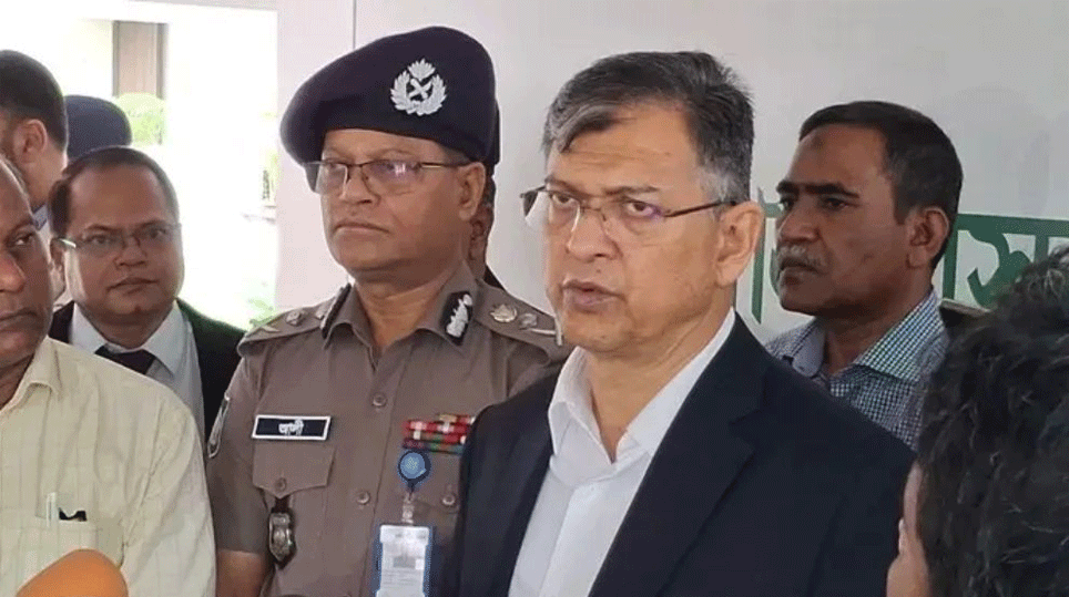 অবৈধ অস্ত্র উদ্ধারে ডিসিদের তৎপর হওয়ার নির্দেশ স্বরাষ্ট্রমন্ত্রীর অবৈধ অস্ত্র উদ্ধারে ডিসিদের তৎপর হওয়ার নির্দেশ স্বরাষ্ট্রমন্ত্রীর