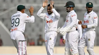 তৃতীয় দিনের খেলা শেষে বাংলাদেশের লিড ৩৪ রানের তৃতীয় দিনের খেলা শেষে বাংলাদেশের লিড ৩৪ রানের