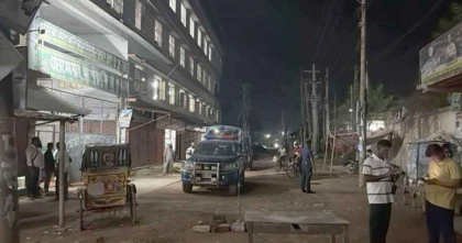 ছেলেকে মাদরাসায় রাখতে যাচ্ছিলেন বাবা, পথে গুলি করে হত্যা ছেলেকে মাদরাসায় রাখতে যাচ্ছিলেন বাবা, পথে গুলি করে হত্যা