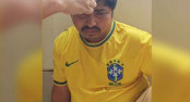 ব্রাজিলের জার্সি গায়ে মসজিদের জুতা চুরি, অতঃপর.... ব্রাজিলের জার্সি গায়ে মসজিদের জুতা চুরি, অতঃপর....