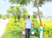 ভারতীয় পতাকার আদলে গাছে রং, সমালোচনার মুখে মুছে ফেললেন আওয়ামী লীগ নেতা
ভারতীয় পতাকার আদলে গাছে রং, সমালোচনার মুখে মুছে ফেললেন আওয়ামী লীগ নেতা