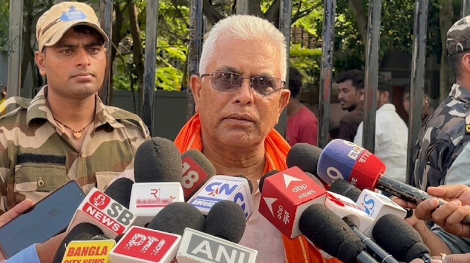বাংলাদেশ-পাকিস্তানে গিয়ে নামাজ পড়ুন, এখানে এসব চলবে না: বিজেপি মন্ত্রী বাংলাদেশ-পাকিস্তানে গিয়ে নামাজ পড়ুন, এখানে এসব চলবে না: বিজেপি মন্ত্রী