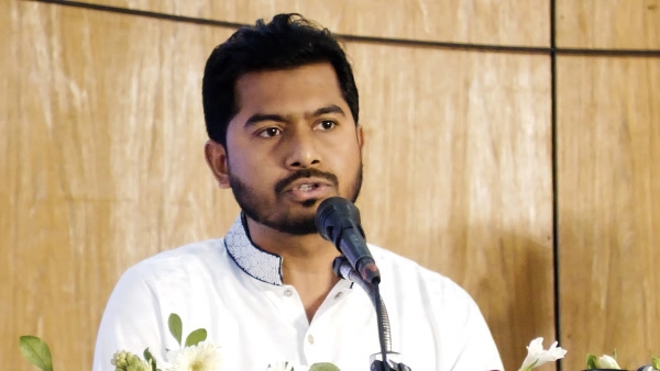 প্রবাসীদের ‘কটাক্ষ’ করায় সমালোচনার মুখে প্রতিমন্ত্রী নুরুল হক নুরু
প্রবাসীদের ‘কটাক্ষ’ করায় সমালোচনার মুখে প্রতিমন্ত্রী নুরুল হক নুরু