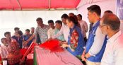 বাঁশখালীর বন্যাদুর্গত এলাকা পরিদর্শনে আইওএম চিফ, ক্ষতিগ্রস্তদের মাঝে ত্রিপল বিতরণ বাঁশখালীর বন্যাদুর্গত এলাকা পরিদর্শনে আইওএম চিফ, ক্ষতিগ্রস্তদের মাঝে ত্রিপল বিতরণ