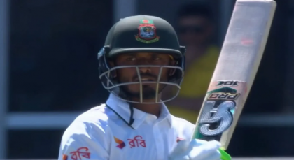 তানজিদের সেঞ্চুরিতে অস্ট্রেলিয়াকে ছাড়িয়ে গেল বাংলাদেশ তানজিদের সেঞ্চুরিতে অস্ট্রেলিয়াকে ছাড়িয়ে গেল বাংলাদেশ