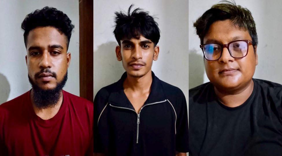 সকালে যুবলীগের ব্যানারে ঝটিকা মিছিল, রাতে গ্রেপ্তার ৩ সকালে যুবলীগের ব্যানারে ঝটিকা মিছিল, রাতে গ্রেপ্তার ৩
