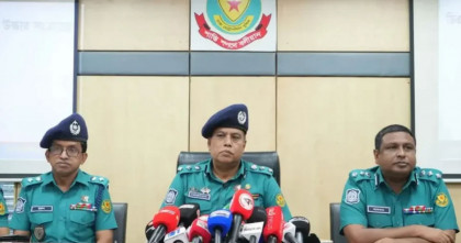 কেরানীগঞ্জে ককটেল তৈরির সরঞ্জাম ও ৯ হাজার মুখোশসহ যুবলীগ নেতা গ্রেপ্তার কেরানীগঞ্জে ককটেল তৈরির সরঞ্জাম ও ৯ হাজার মুখোশসহ যুবলীগ নেতা গ্রেপ্তার