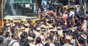 বিরোধীদের আন্দোলনে আবারও উত্তাল দিল্লির রাজপথ বিরোধীদের আন্দোলনে আবারও উত্তাল দিল্লির রাজপথ
