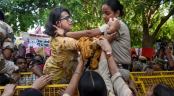বিজেপি পরিবার থেকে নকশালপন্থী দলে; নেহা বোরা কাঁপাচ্ছেন রাজপথ বিজেপি পরিবার থেকে নকশালপন্থী দলে; নেহা বোরা কাঁপাচ্ছেন রাজপথ