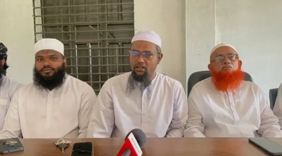 যুবলীগের কমিটিতে নাম, সংবাদ সম্মেলনে অস্বীকার ইসলামী আন্দোলন নেতার যুবলীগের কমিটিতে নাম, সংবাদ সম্মেলনে অস্বীকার ইসলামী আন্দোলন নেতার
