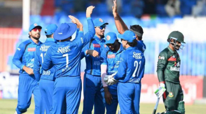 ২৮ রানে ৪ উইকেট হারিয়ে চাপে বাংলাদেশ, ঘুরে দাঁড়ানোর লড়াই ২৮ রানে ৪ উইকেট হারিয়ে চাপে বাংলাদেশ, ঘুরে দাঁড়ানোর লড়াই