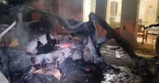 পাকিস্তানে অ্যাম্বুলেন্সে বিস্ফোরণ, অন্তঃসত্ত্বা নারীসহ নিহত ৯ পাকিস্তানে অ্যাম্বুলেন্সে বিস্ফোরণ, অন্তঃসত্ত্বা নারীসহ নিহত ৯
