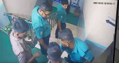 ইয়াবা ও টাকা ছিনিয়ে নিয়ে মাদক ব্যবসায়ীকে ছেড়ে দিল পুলিশ ! ইয়াবা ও টাকা ছিনিয়ে নিয়ে মাদক ব্যবসায়ীকে ছেড়ে দিল পুলিশ !